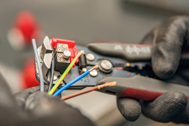 Best Electrical Repair Services  in Highland Park, IL